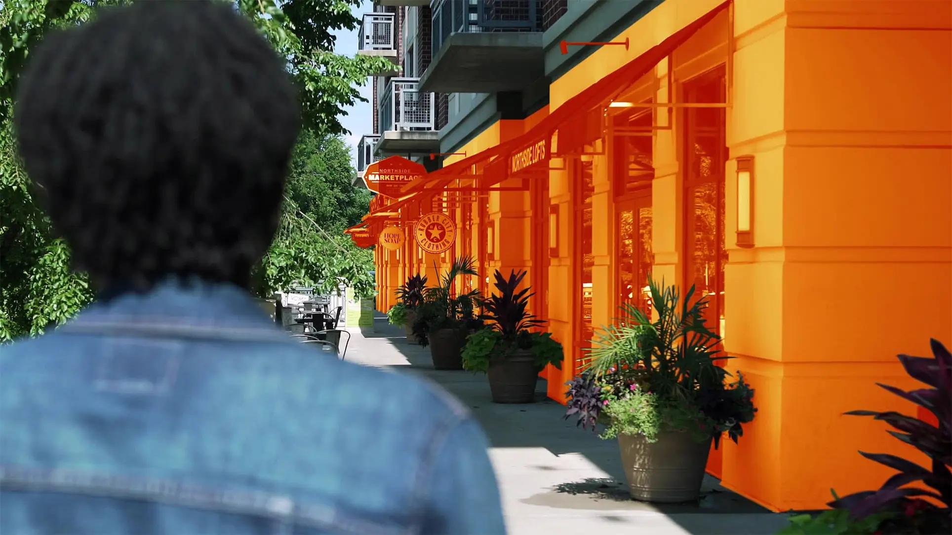 Akronite App, orange coloring blankets retail storefronts
